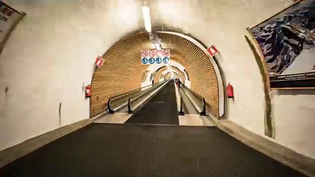 隧道通道的坍塌视频下载