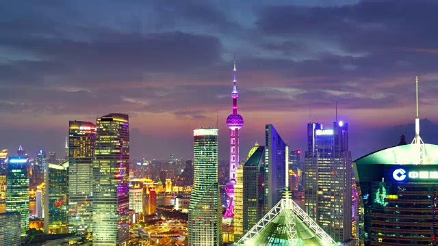 4K:上海陆家嘴城市景观，时光流逝-平移视频素材