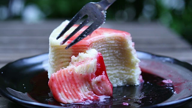 切草莓芝士蛋糕视频素材