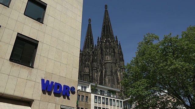 德国北莱茵威斯特法伦州科隆瓦拉夫广场WDR大楼视频素材