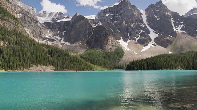 加拿大落基山脉:冰碛湖视频素材