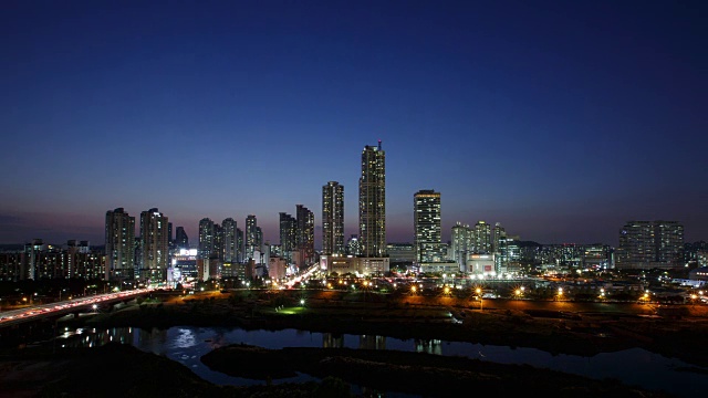 的俯瞰Mokdong公寓,安阳流和Omok桥녀ㅜㄴㄷㅅ视频下载
