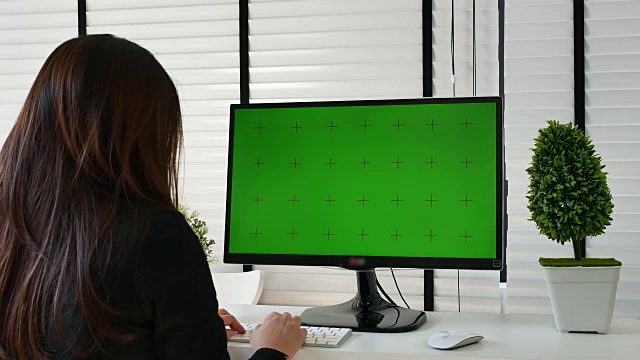用色度键在计算机上显示您的消息视频素材