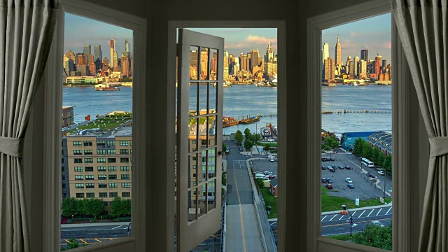 窗口视图纽约曼哈顿时光流逝城市摩天大楼日落视频素材