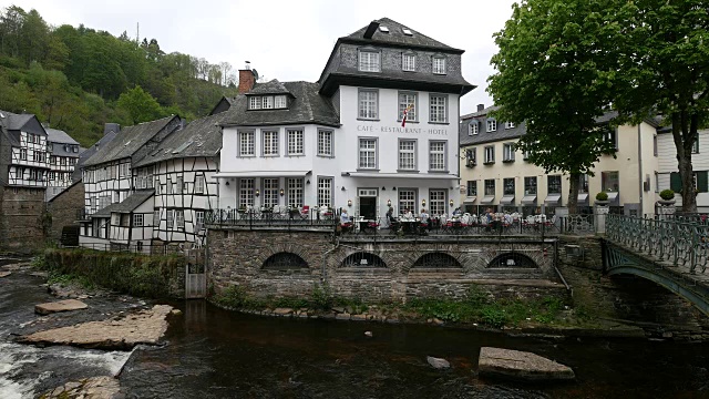 德国北莱茵威斯特伐利亚的艾菲尔蒙绍老城视频下载