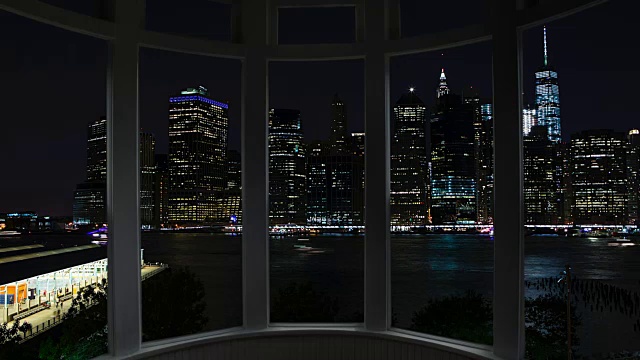 纽约城市景观夜晚时间流逝窗口全景城市景观曼哈顿视频素材