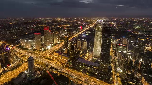 T/L WS HA PAN高角度北京天际线，从白天到夜晚视频素材