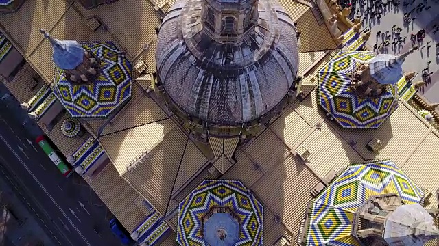 圣母大教堂和圣母广场的鸟瞰图视频下载