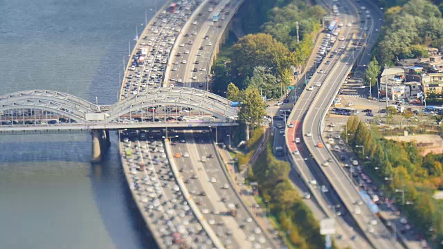 俯瞰邯钢大桥和奥运高速公路视频素材