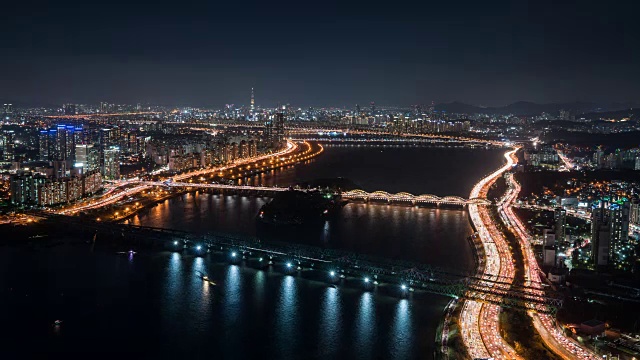 夜晚的邯钢大桥和奥运高速公路视频素材