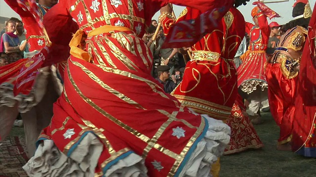 印度拉贾斯坦邦斋浦尔一年一度的大象节上的舞者视频素材