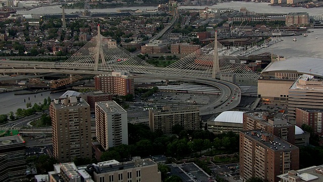 航空，查尔斯河和波士顿市中心的建筑物，马萨诸塞州，美国视频下载