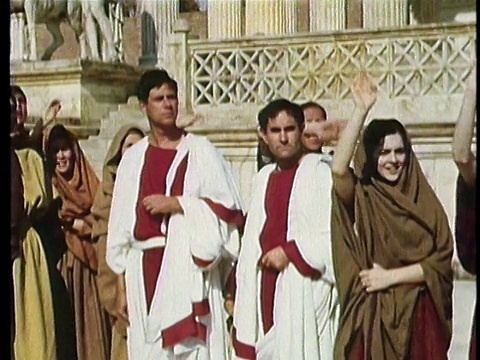1964年，蒙太奇:罗马市民欢呼凯撒大帝的到来视频素材