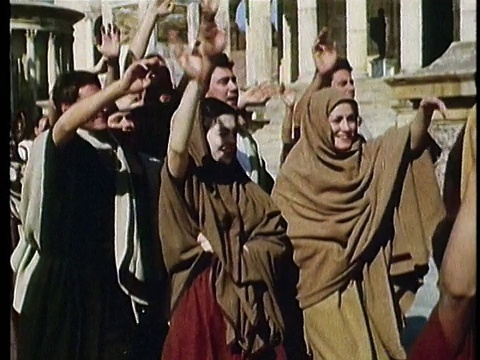 1964年，重现蒙太奇，罗马市民欢呼凯撒的到来视频素材