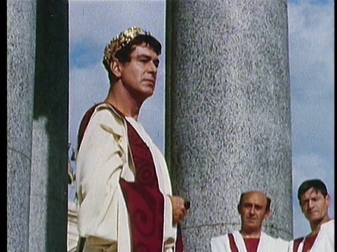 1964年，在转过身进入参议院之前，朱利叶斯·凯撒向人群致谢视频素材