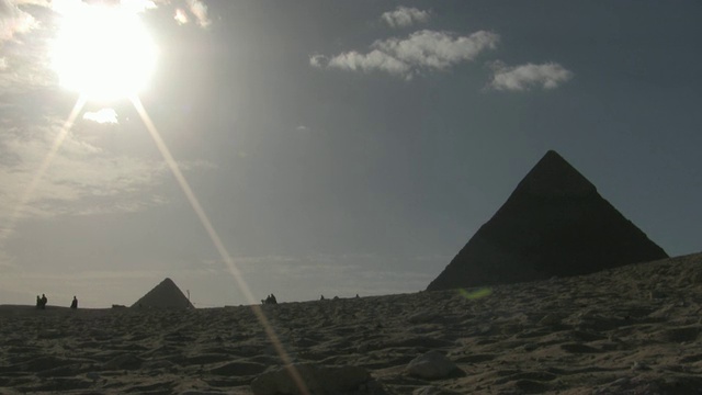 WS，阳光照耀着埃及吉萨金字塔视频素材