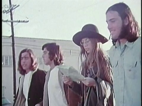 1973 MS四个青少年在户外散步，洛杉矶，加利福尼亚，美国/音频视频下载