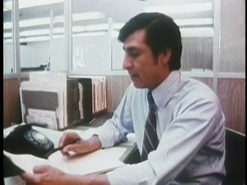 1971年蒙太奇女士参加工作面试/美国/音频视频素材