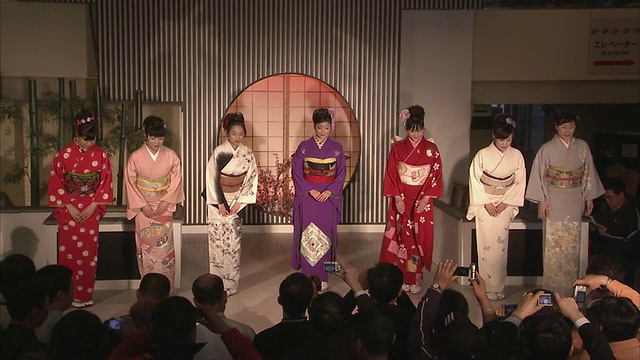 日本京都，WS模特参加和服时装秀视频下载