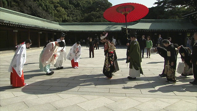 日本东京明治神社的婚礼队伍视频下载