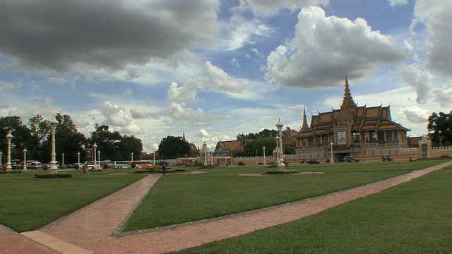 柬埔寨金边的皇家宫殿和公园视频下载