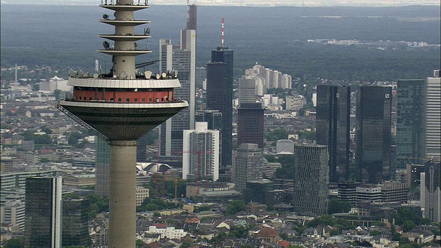 法兰克福鸟瞰图，前景为欧洲之塔，黑塞，德国，视频下载