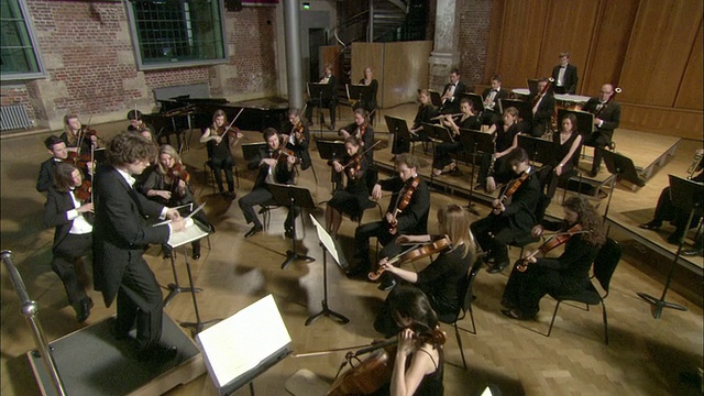 CS WS指挥领导管弦乐队/伦敦，英国视频下载