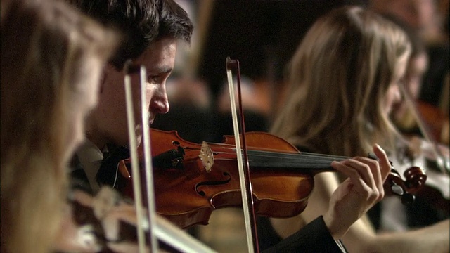 英国伦敦交响乐团演奏的小提琴家视频下载