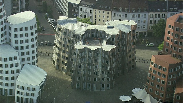 德国北莱茵-威斯特伐利亚杜塞尔多夫媒体港Neuer Zollhof的Frank Gehry建筑视频下载