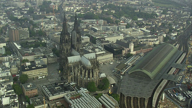 科隆大教堂和中央车站，北莱茵-威斯特法伦，德国视频下载