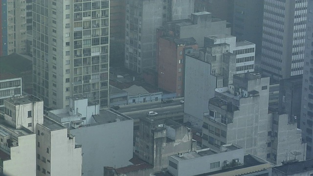 建筑和交通在城市/圣保罗，巴西视频素材