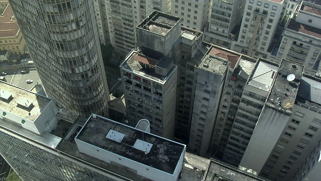 巴西圣保罗城市高层建筑的WS架空屋顶视频素材