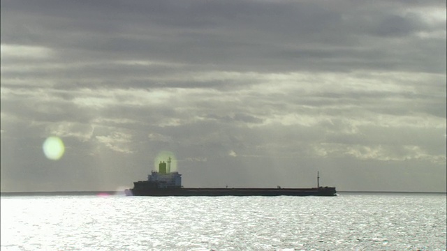 WS ZO航空散货船在阴天，凯恩斯，昆士兰，澳大利亚视频素材