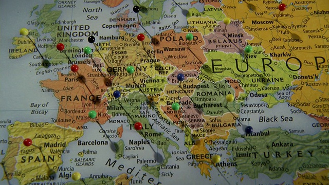 CU PAN欧洲在世界地图上的图钉视图/亚特兰大，乔治亚，美国视频下载