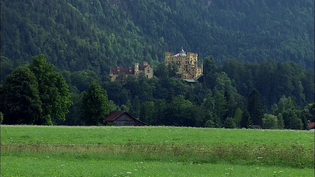 德国巴伐利亚的霍恩施万高城堡的WS PAN景观视频下载