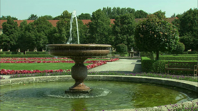 MS Fountain in Hofgarten(庭院花园)，慕尼黑，巴伐利亚，德国视频素材
