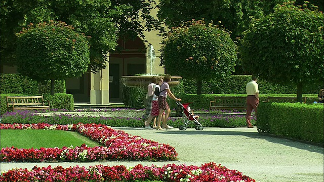 霍夫花园WS喷泉，慕尼黑，巴伐利亚，德国视频素材