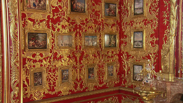 MS TU TD德国巴伐利亚州慕尼黑的墙壁和天花板上覆盖着绘画和巴洛克式的金色装饰视频素材
