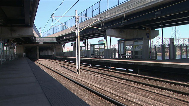 美国密苏里州圣路易斯市车站列车进站画面视频素材