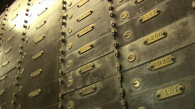 美国密苏里州圣路易斯市博物馆古董银行金库和保险箱视频下载