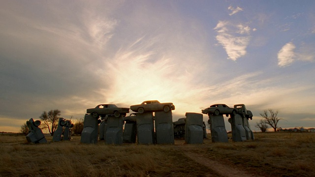 黎明/南达科他州的巨石阵雕塑(巨石阵的复制品)视频下载