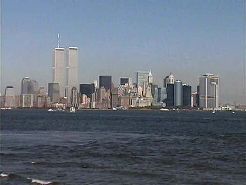 世界贸易中心，从港口眺望纽约天际线视频素材