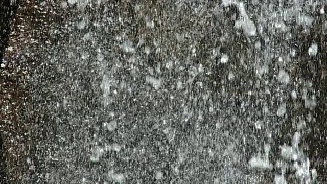 SLO MO CU水滴下落，冰川国家公园，蒙大拿，美国视频素材