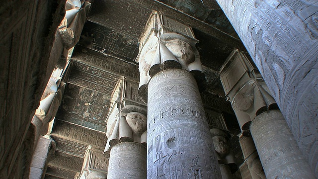 埃及Qena的柱头上印有女神哈索尔头像的WS TD柱视频下载