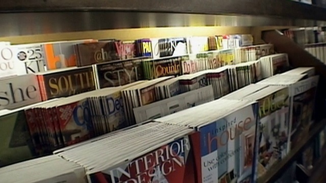 在书架上的室内设计杂志/纽约市视频素材