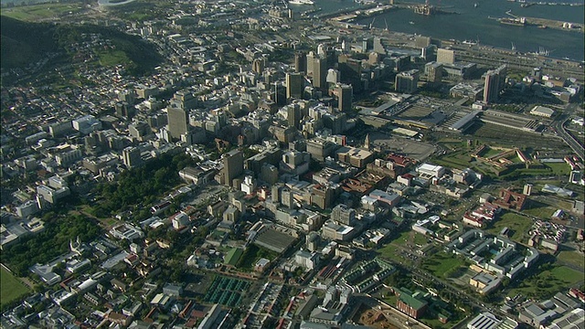 南非西开普省开普敦，空中中央开普敦和议会大厦视频素材