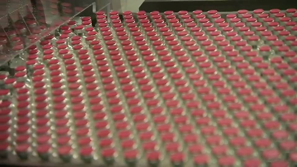 CU R/F大型制药瓶集团正在生产/ Oss，荷兰视频素材