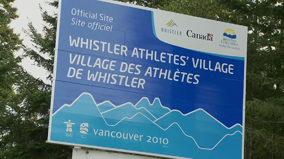 加拿大不列颠哥伦比亚省惠斯勒运动员村标识CU ZO视频素材