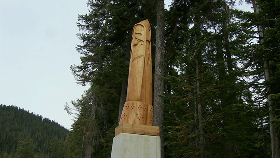 加拿大不列颠哥伦比亚省惠斯勒奥林匹克公园入口木雕视频素材