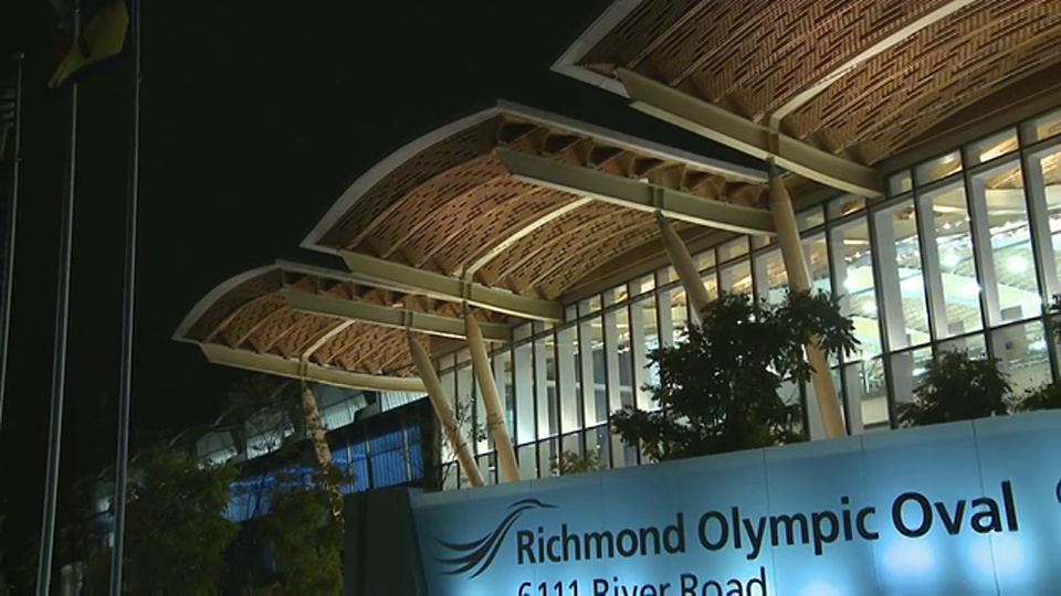 2010年温哥华冬奥会场馆里士满椭圆形入口，加拿大不列颠哥伦比亚省温哥华视频下载